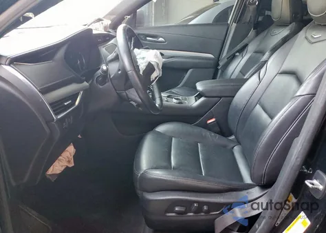 2020 Cadillac Xt4 Premium Luxury z USA, uszkodzony, nr VIN 1GYFZDR48LF105975